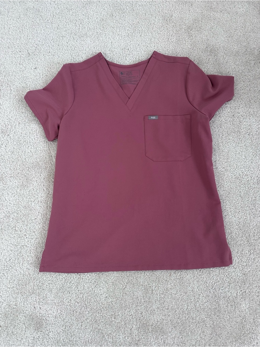 Figs Women’s Catarina One Pocket Scrub Top Mauve Size M